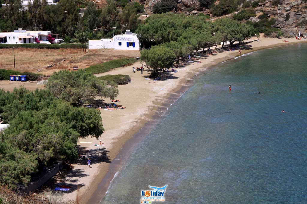 Chrysopigi beach - Close up of the beautiful sandy beach of Chrysopigi. A great choise for swimming and lunch at one of the taverns by Ioannis Matrozos