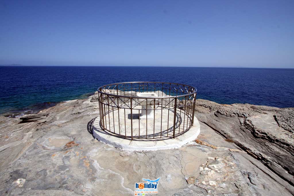 Fountain - The fountain at the east edge of Chrysopigi peninsula by Ioannis Matrozos