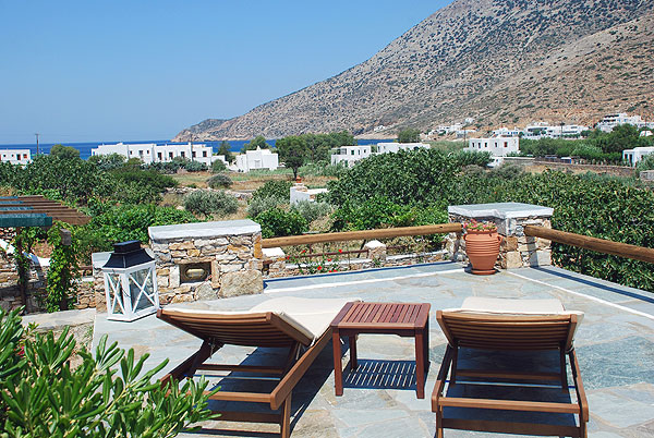 SIFNAIKA KONAKIA  HOTELS IN  Kamares Sifnos Cyclades islands